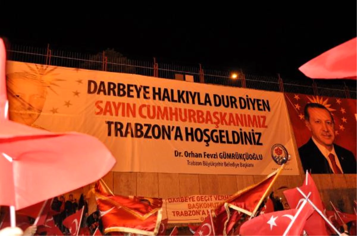 Erdoğan\'ın Trabzon Konuşmasında Dikkat Çeken Pankart