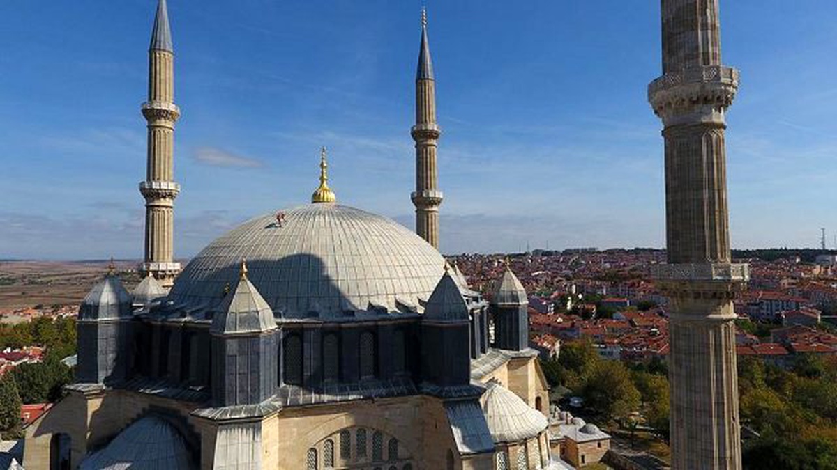 Edirne\'de Tarihi Yapıların Kurşunları Yenileniyor