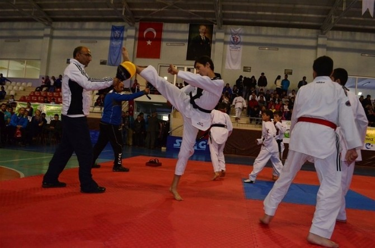 Erzurum\'da Amatör Spor Haftası Kutlandı