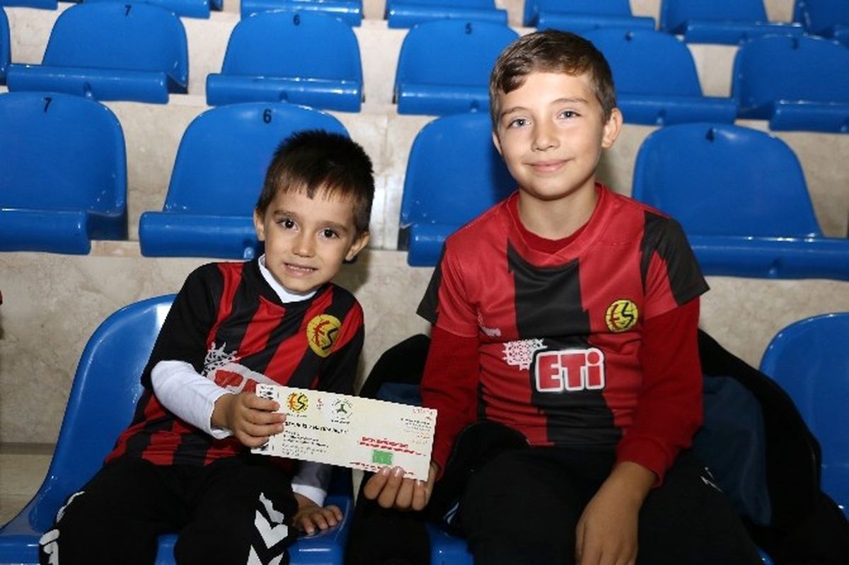 Eskişehir Basket\'ten Taraftara 500 Bilet