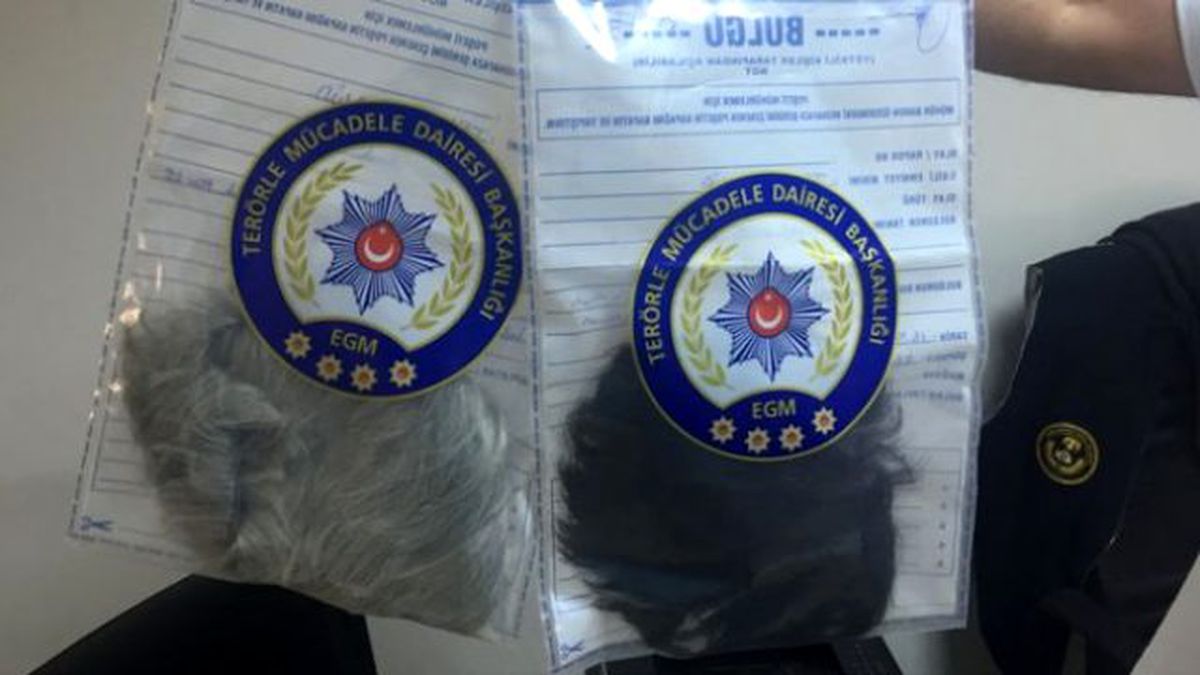 Firari Amiral Peruk Takarak Gizlenmiş