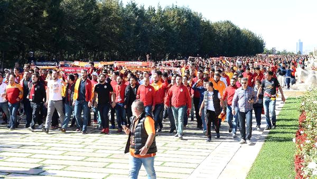 Galatasaray Ata\'nın Huzurunda