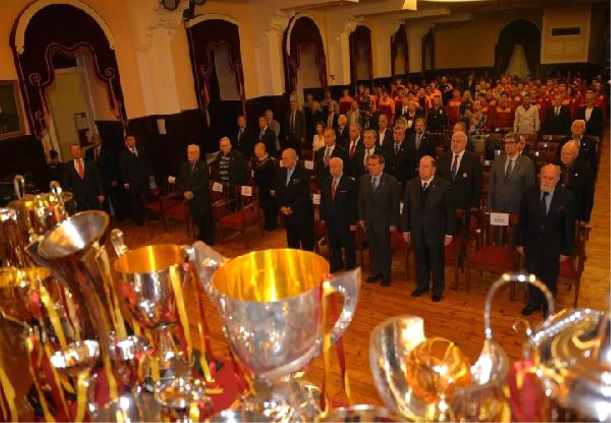 Galatasaray Kulübü\'nün Kuruluşunun 111. Yılı Kutlandı