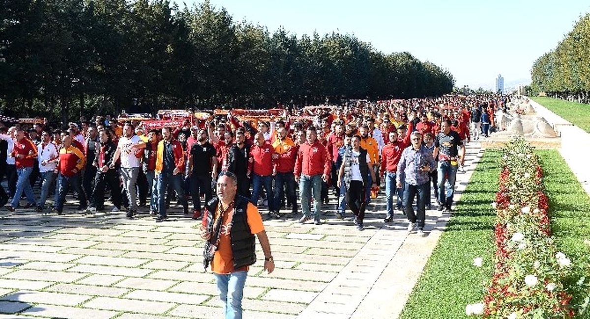 Galatasaraylı Yöneticiler Anıtkabir\'i Ziyaret Etti