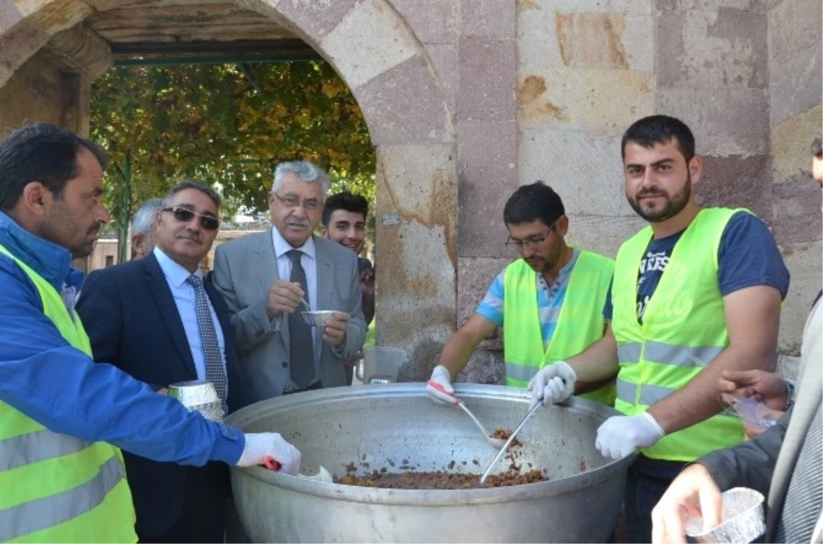 Gülşehir Belediyesinden Aşure İkramı