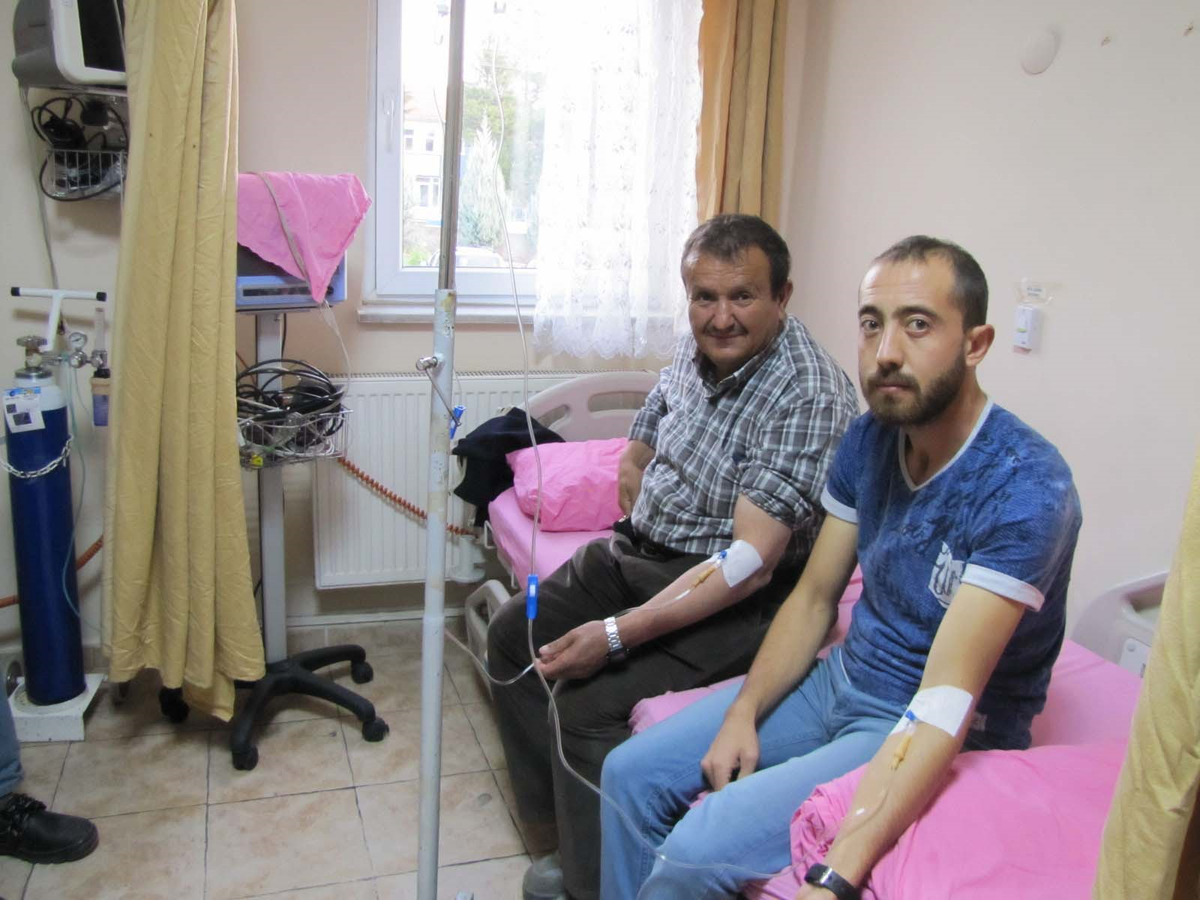 Hisarcık\'ta 12 Bor İşçisi Yemekten Zehirlendi