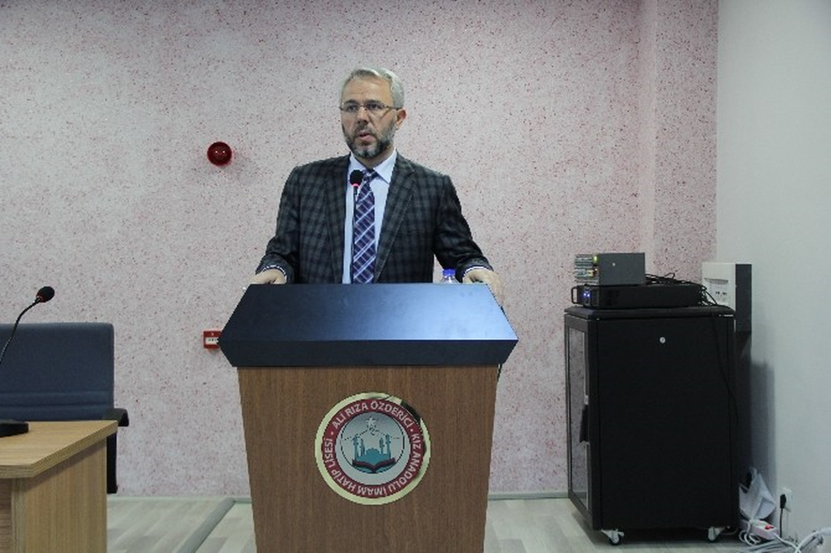 İl Müftüsü Doç. Dr. Şahin Güven\'den "Değerler Eğitimi" Konferansı