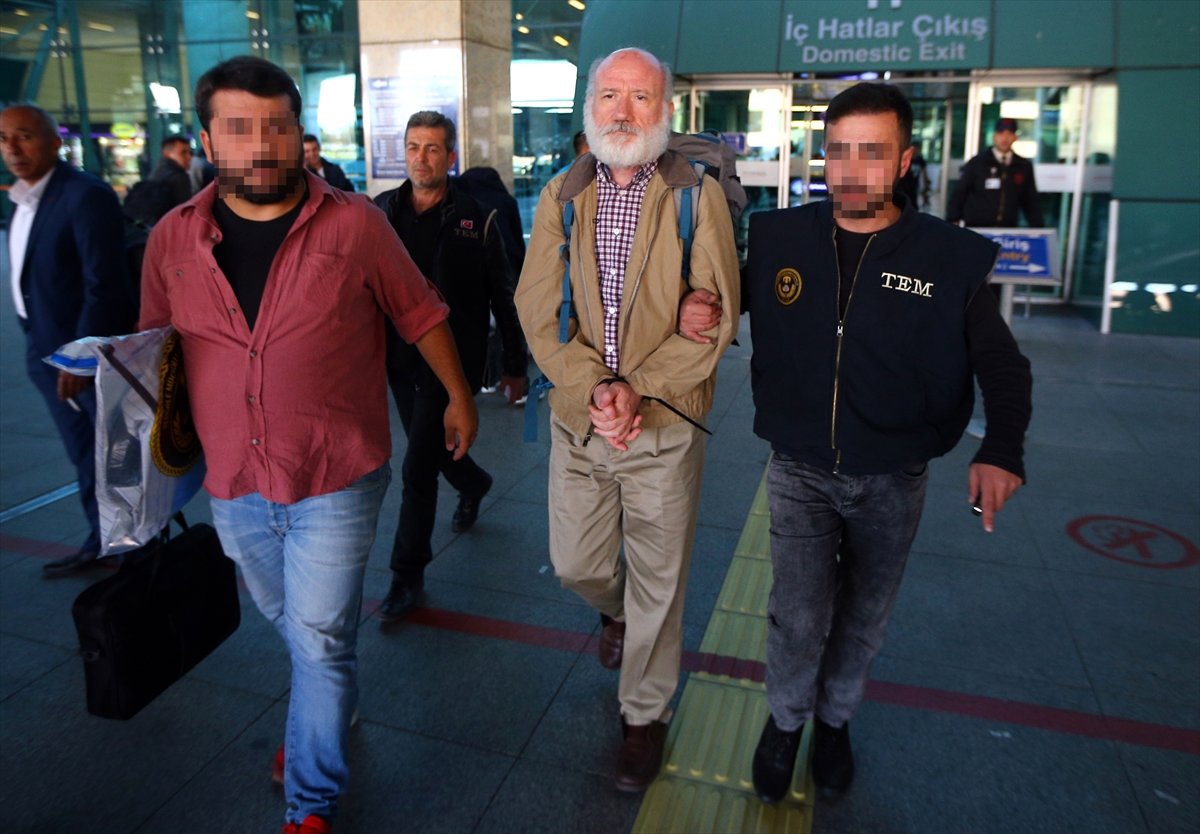 İzmir\'de Yakalanan "Firari Amiral" Ankara\'ya Getirildi