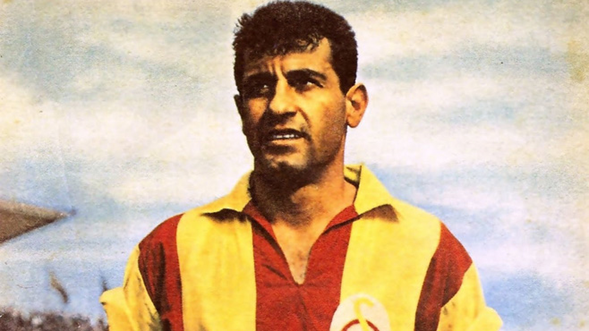İzmir, Taçsız Kral\'ı Unutmuyor!