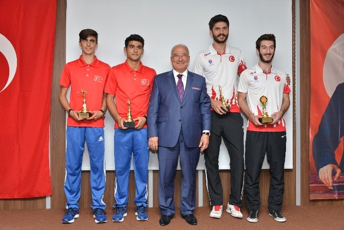 Mersin\'de 2016 Yılının En İyi Sporcuları Ödüllerini Aldı