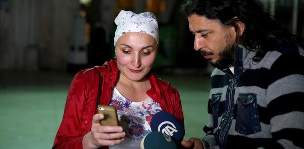 Otobüs Durağında Bulduğu Dövizleri Polise Teslim Etti