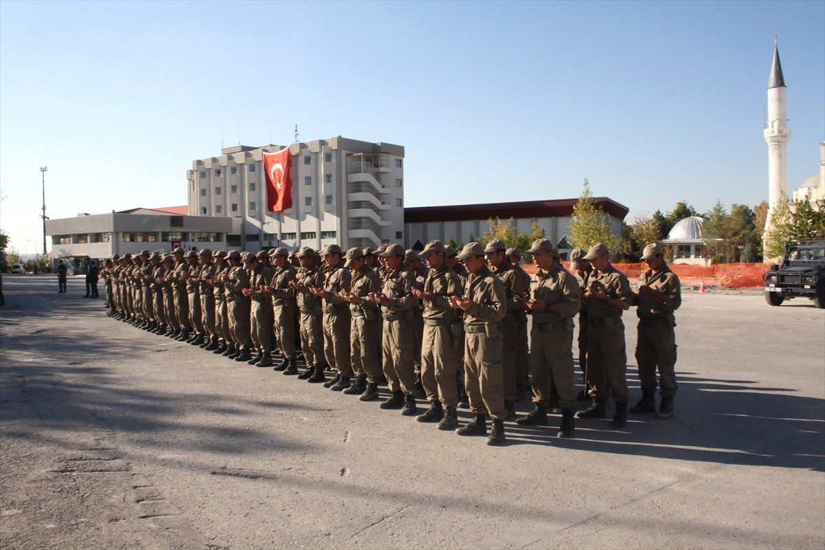 Özel Harekat Daire Başkanlığı Bahçesine Şehitler Anısına Fidan Dikildi