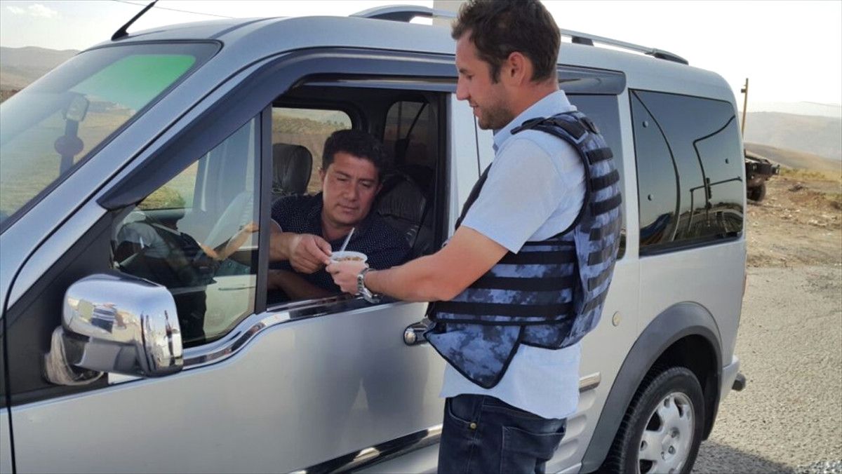 Polis, Sürücülere Aşure Dağıttı