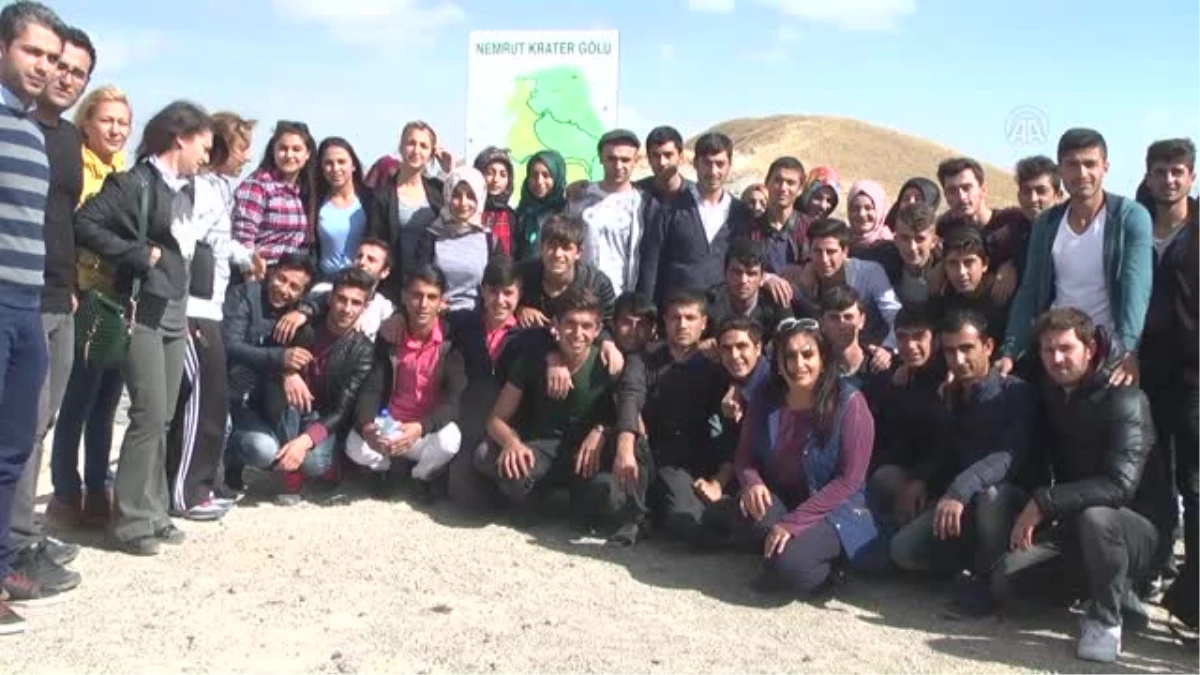Türkiye\'nin En Büyük Krater Gölü Öğrencilere Tanıtıldı