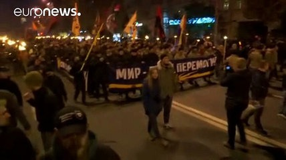 Ukrayna\'da Aşırı Sağcı Silahlı Grup \'Azov Taburu\' Siyasi Parti Kurdu