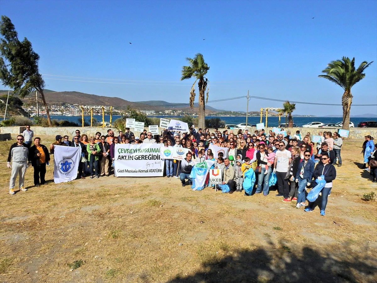 Urla Kıyılarında Temizlik Günü