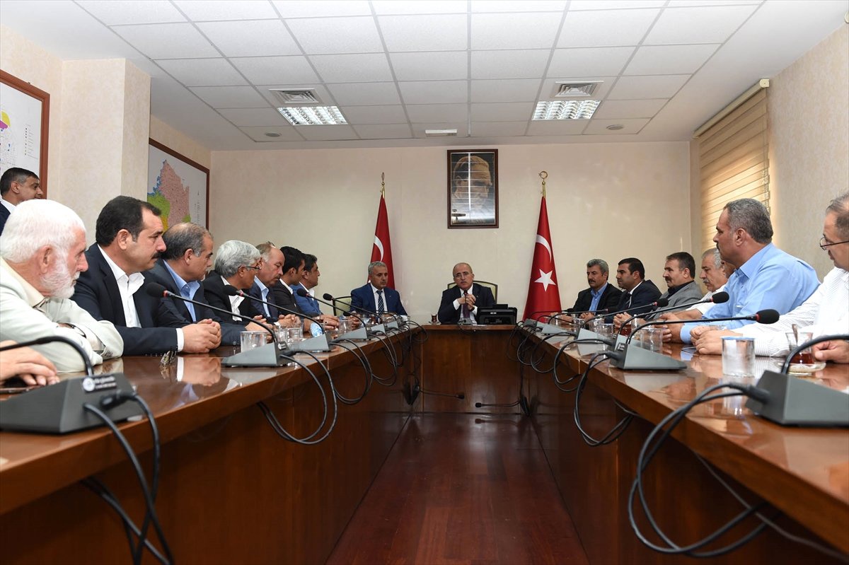 Vali Tuna, Muhtarları Kabul Etti