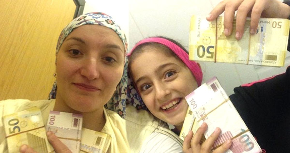 Yolda Bulduğu Yüklü Miktar Parayı Polis Merkezine Teslim Etti