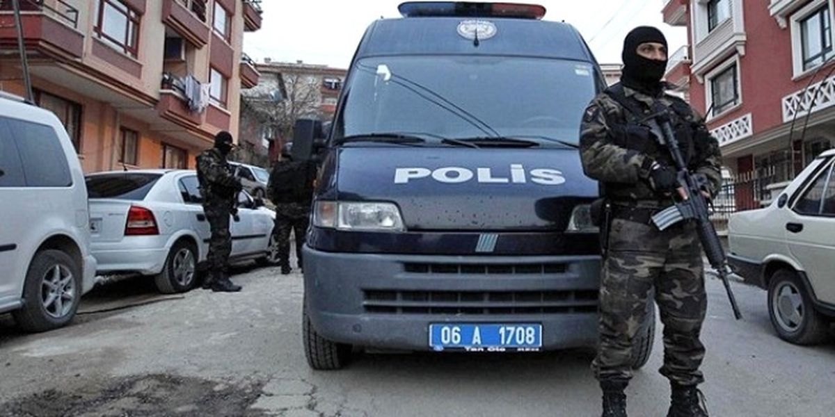 Başkent'te Canlı Bomba Alarmı! 20-25 Yaşlarında, Doktor Önlüklü Kadın Yakalandı