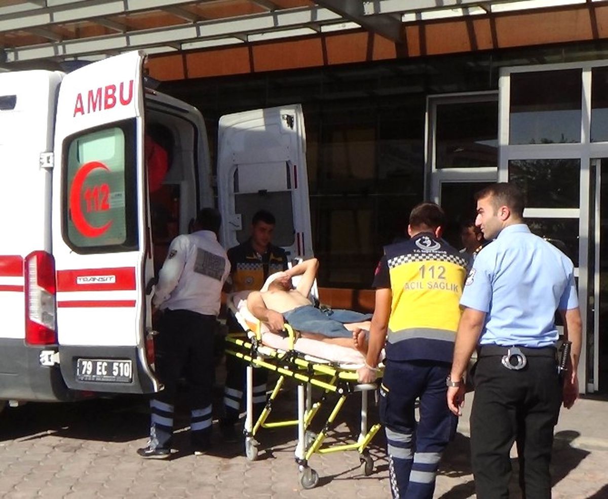 Çatışmalarda Yaralanarak Kilis\'e Getirilen 9 Öso Askerinden 2\'si Hayatını Kaybetti