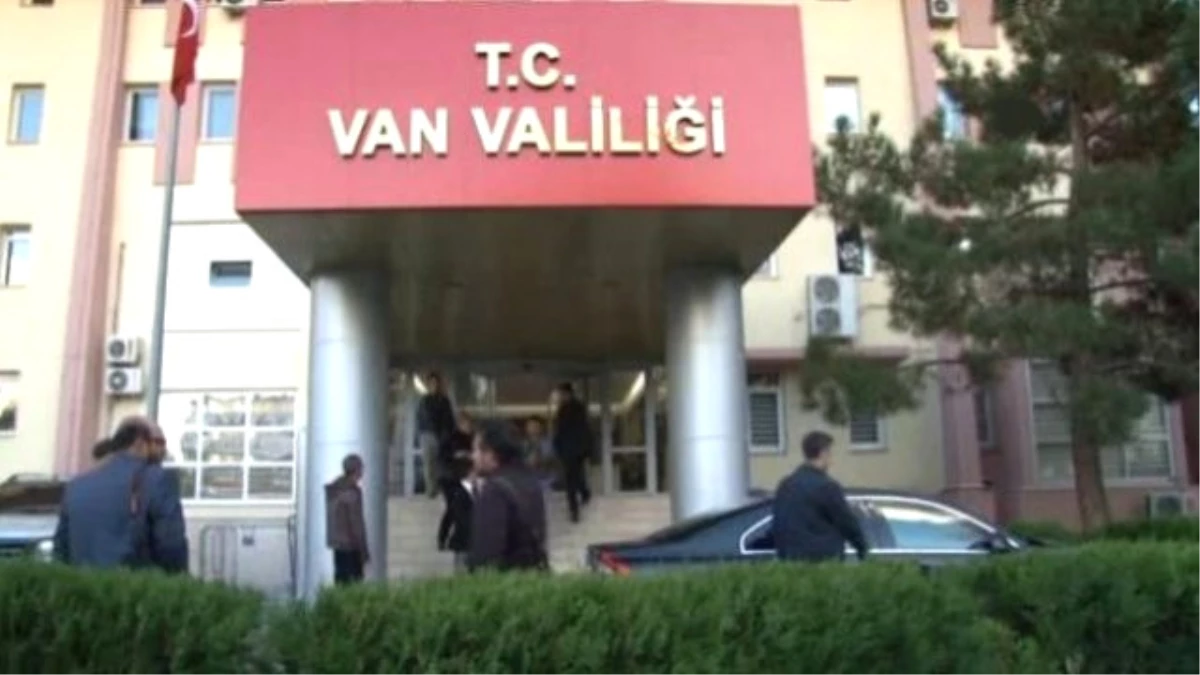 Erciş\'te Belediye Meclis Üyeliğine Kayyum Atanan Muhtar Öldürüldü (2)