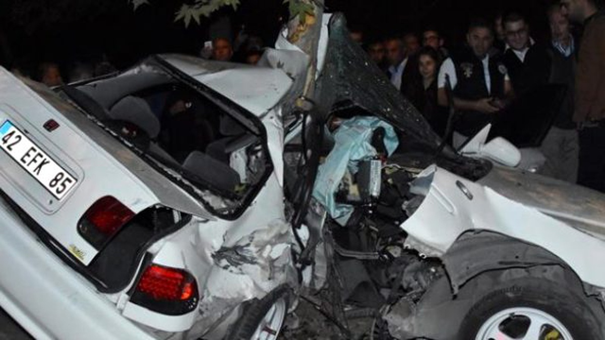Hurdaya Dönen Otomobilden Sağ Çıktılar