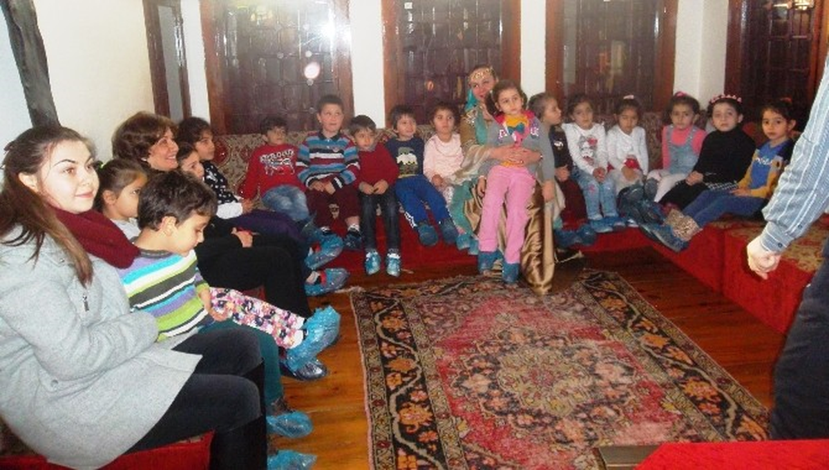 Minik Çocuklara Tarihi Konakta Masal Saati