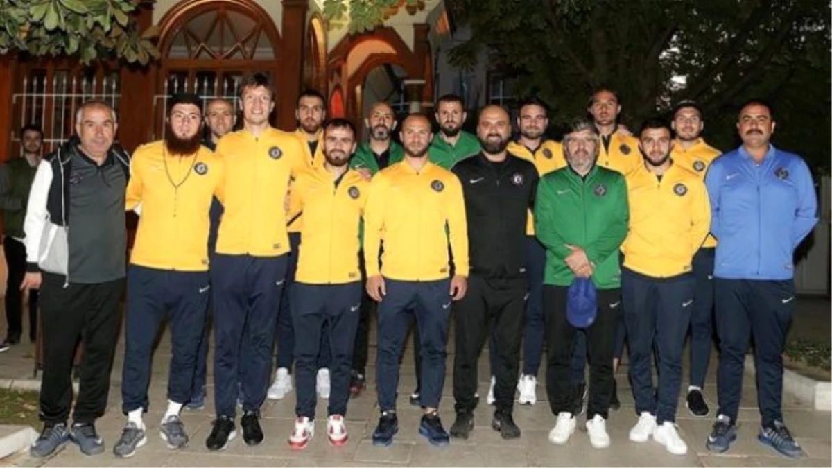 Osmanlıspor\'dan Osmangazi ve Orhangazi\'ye Vefa