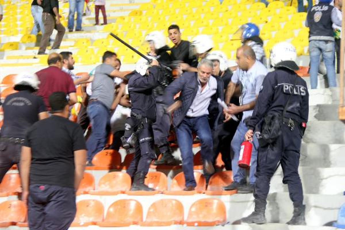 Şanlıurfa\'da Maç Sonrası Gerginlik: 5 Gözaltı