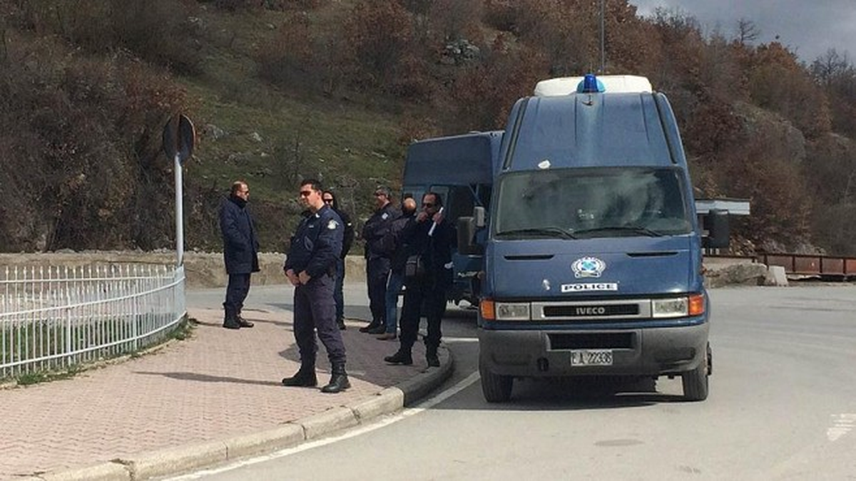 Yunanistan\'da Yakalanan Kaçak İki Türk Tutuklandı
