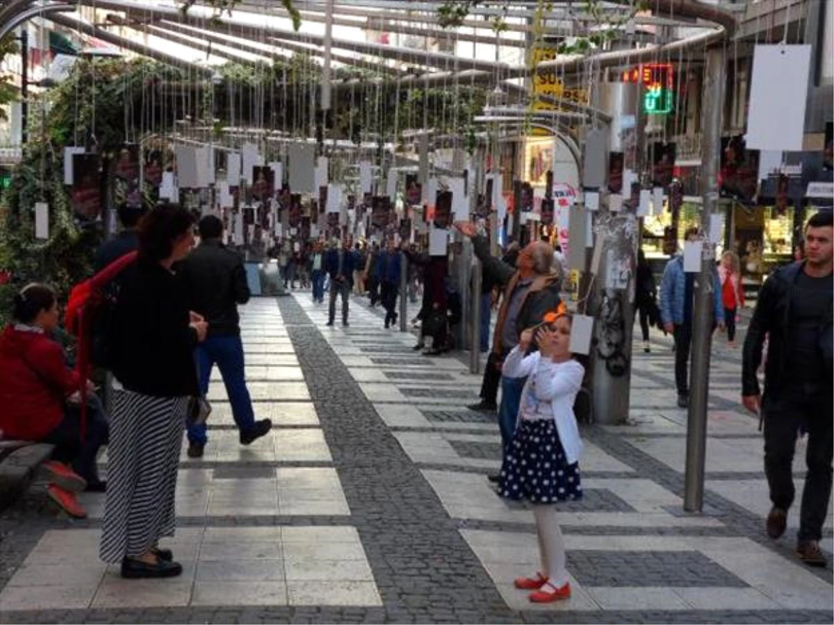 15 Temmuz Şehitlerine Sokakta Farklı Anma Sergisi