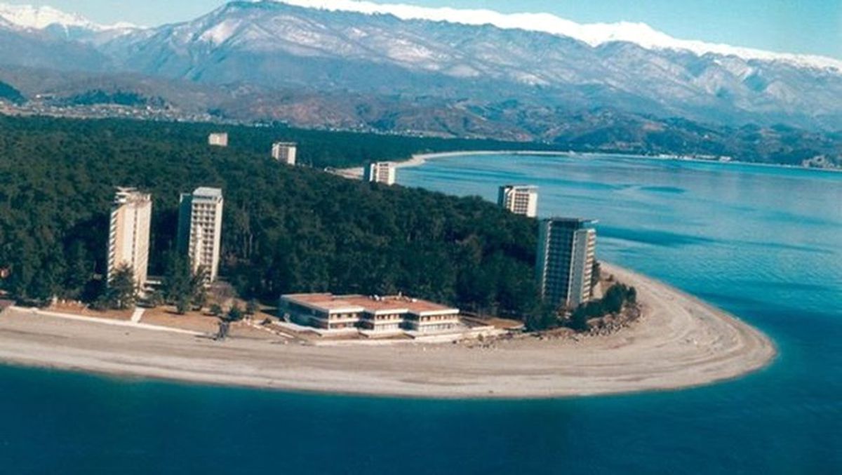 Abhazya'da Bir Kişi Devlet Televizyonunda Kendini Patlattı