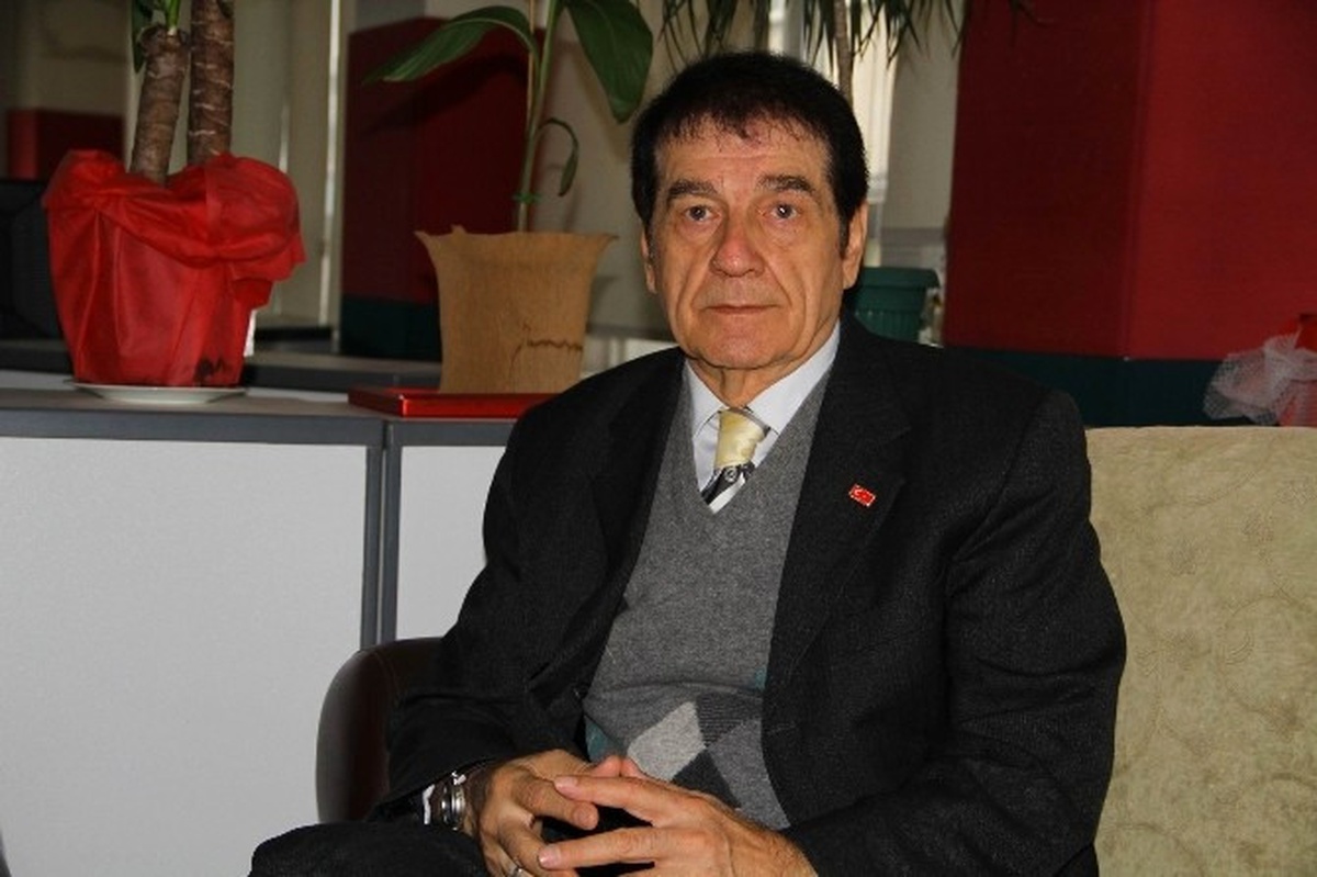 Altuntaş: "Lozan\'daki Sınırlarımıza Sahip Çıkmalıyız"