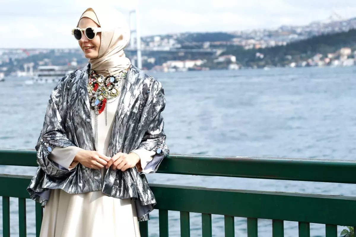 Anniesa Hasibuan İstanbul'a Geldi