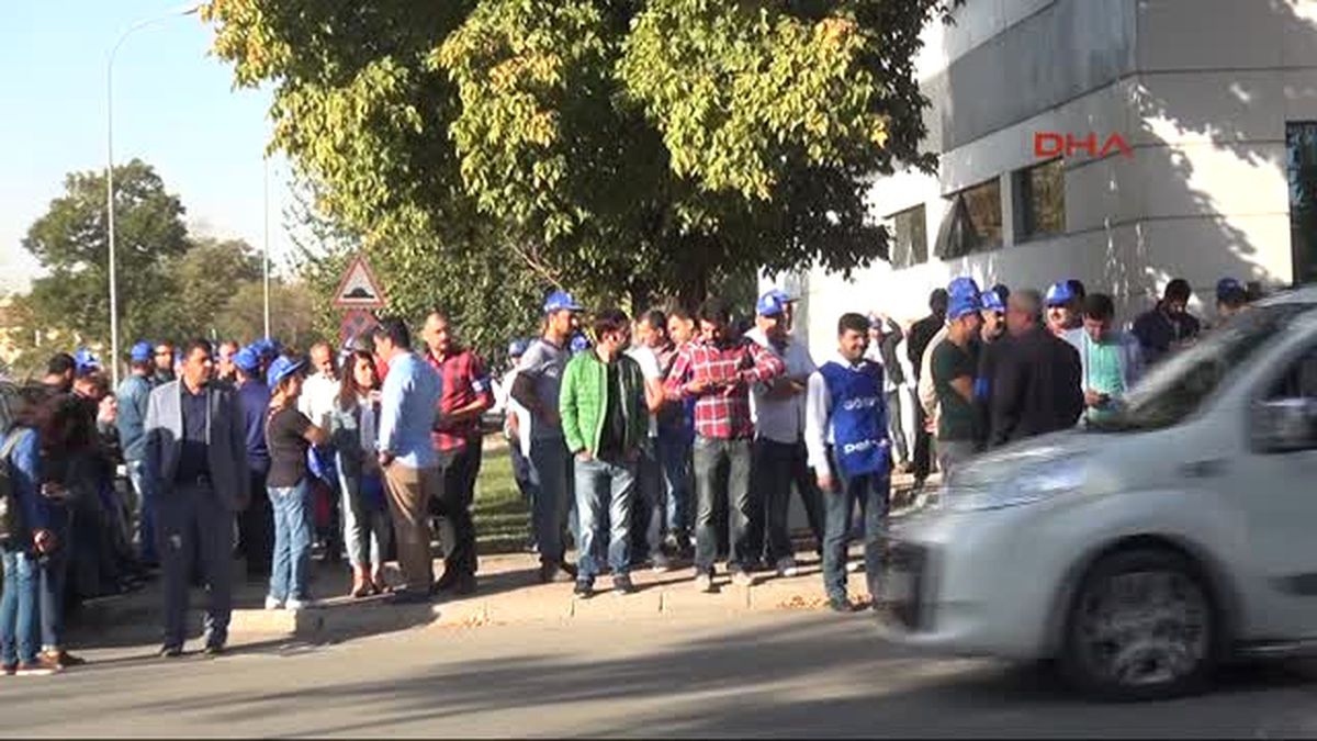 Batman Petrol Işçileri Batman\'da Yarım Günlük Iş Bıraktı