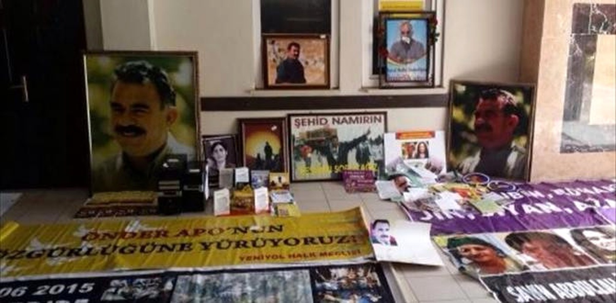 Diyarbakır\'da Hdp ve Dbp Binalarında Yapılan Arama