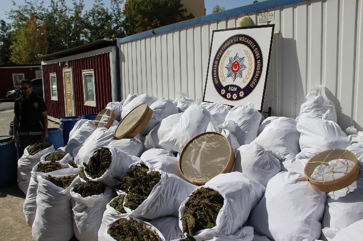 Diyarbakır\'da Zehir Tacirlerine Bir Darbe Daha