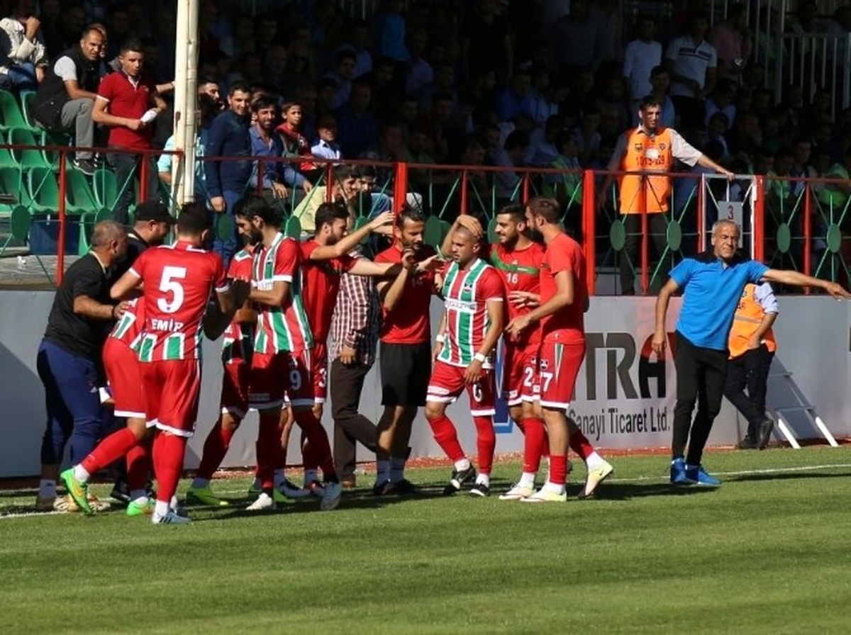 Diyarbekirspor\'da Galibiyet Sevinci Yaşanıyor