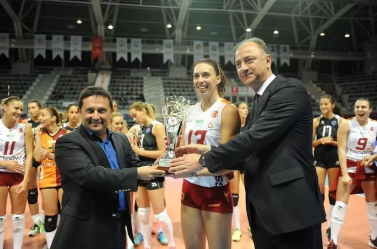 Dörtlü Voleybol Turnuvası Sona Erdi