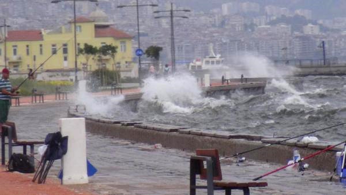 Ege Denizi\'nde Fırtına Bekleniyor