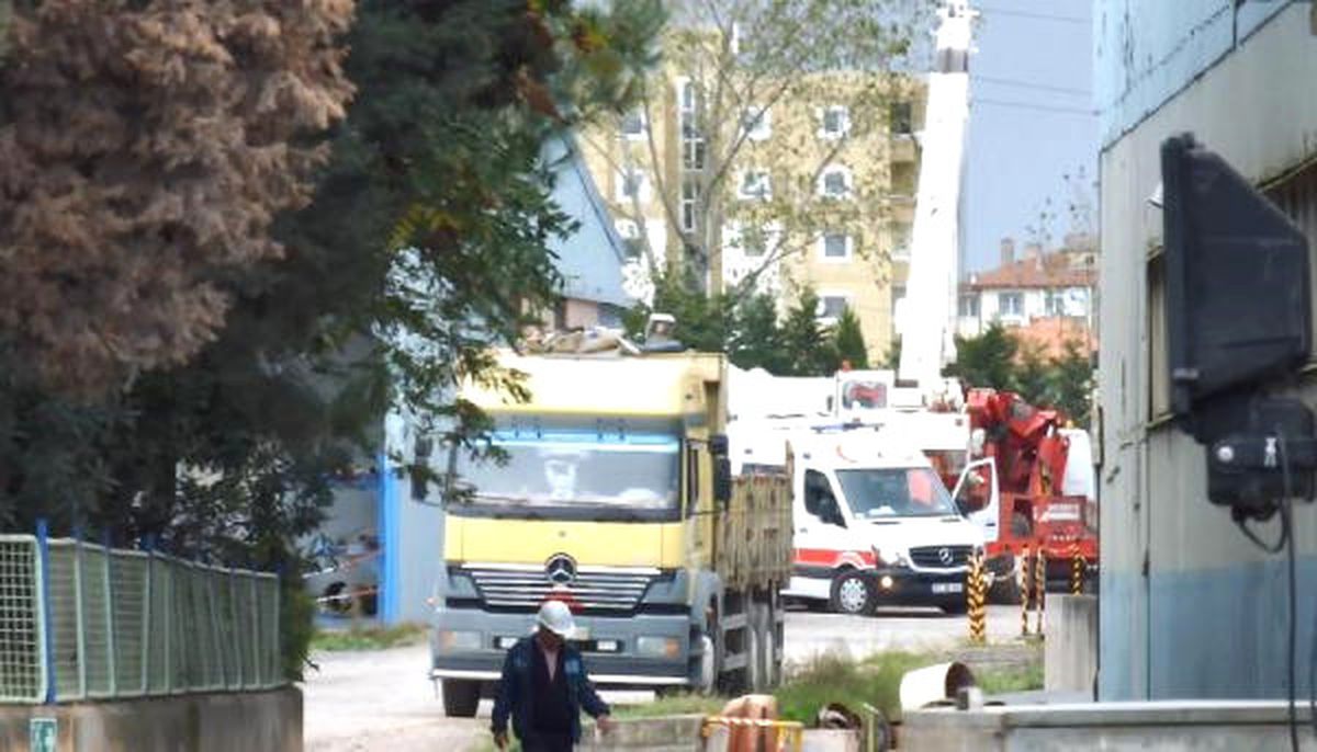 Eli Vincin Halatlarına Sıkıştı
