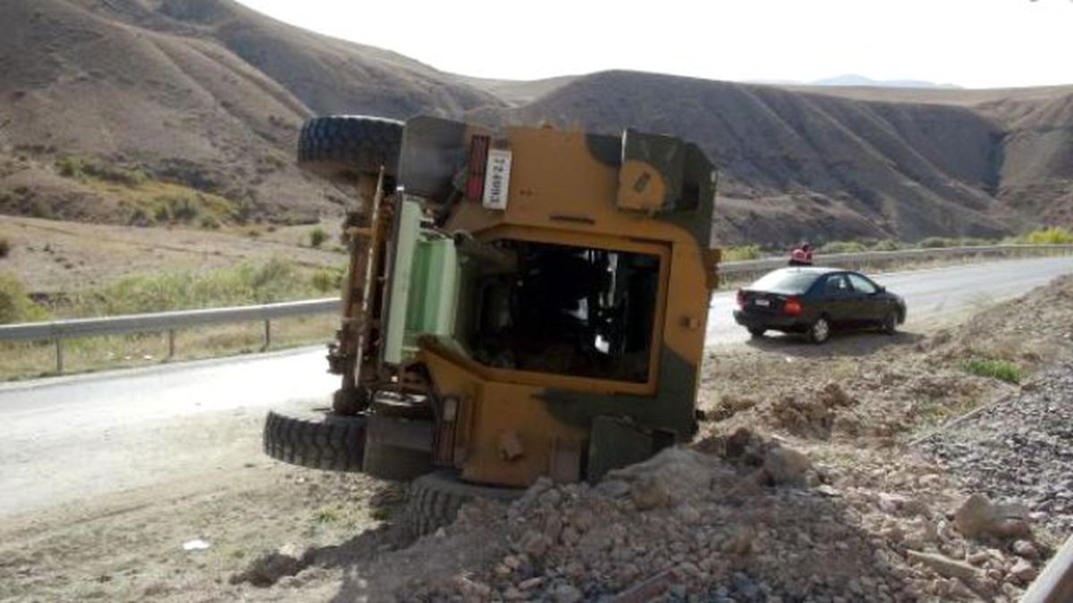 Erzincan'da Askeri Araç Devrildi : 3 Yaralı