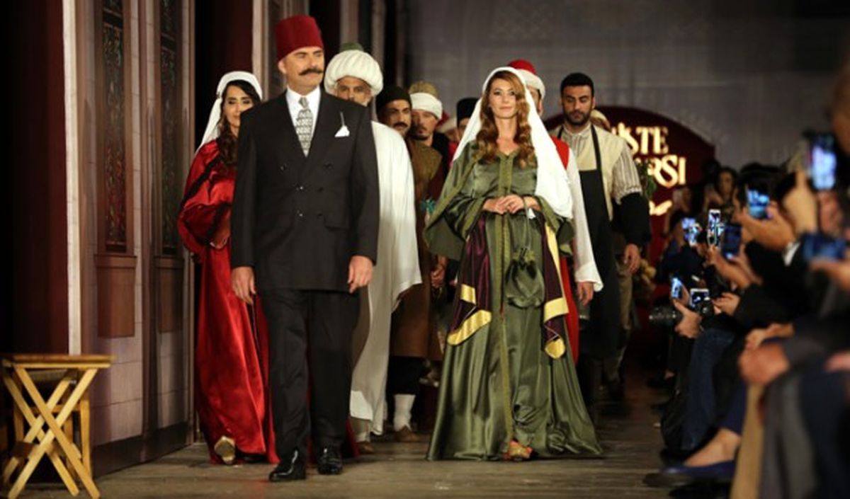 Faruk Saraç'tan 'Geçmişte Kapalıçarşı' Defilesi