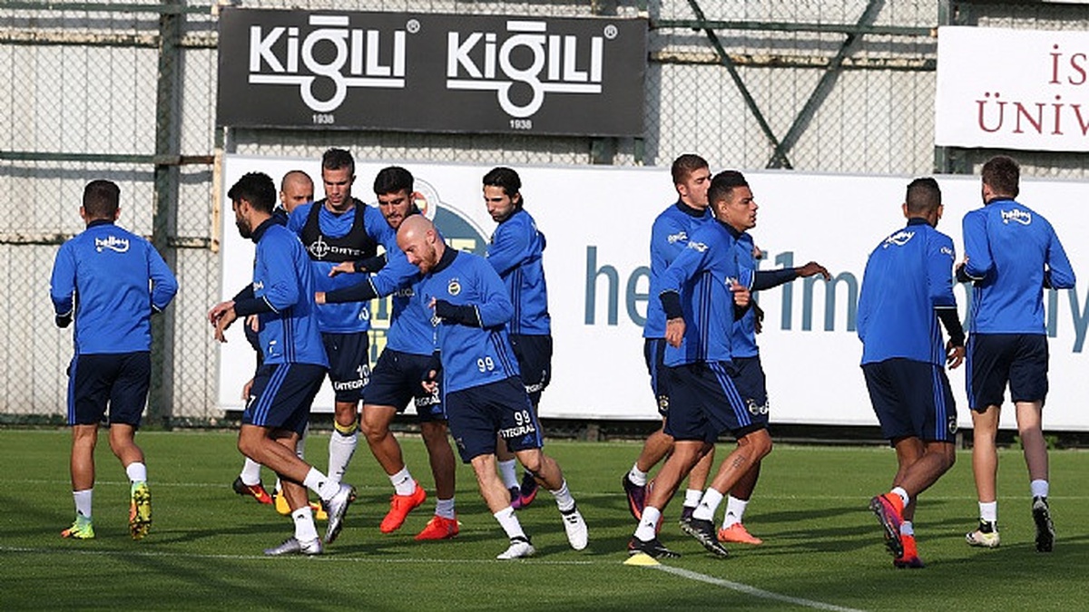 Fenerbahçe\'de Manchester United Maçı Hazırlıkları Başladı