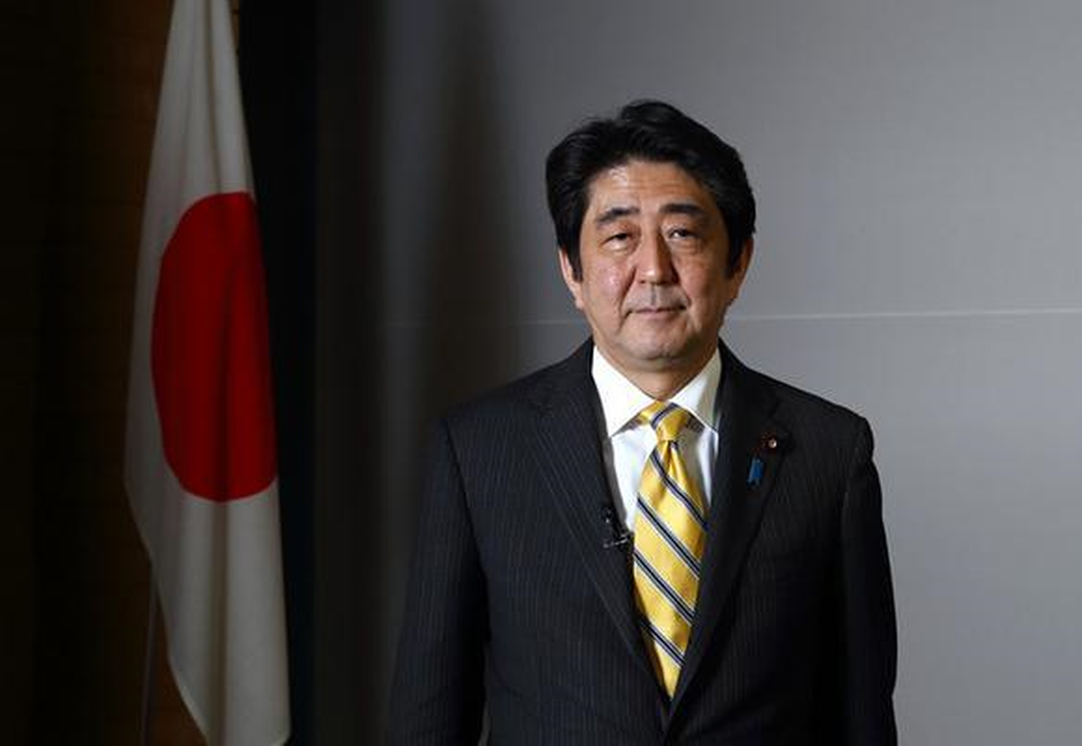 Japonya Başbakanı Abe\'den Tartışmalı Tapınağa Adak