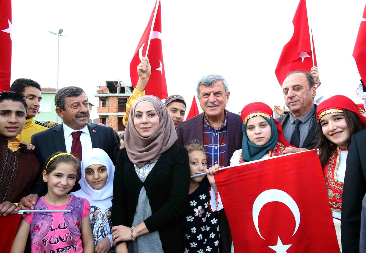 Karaosmanoğlu, Suriyeli Öğrencilerle Buluştu