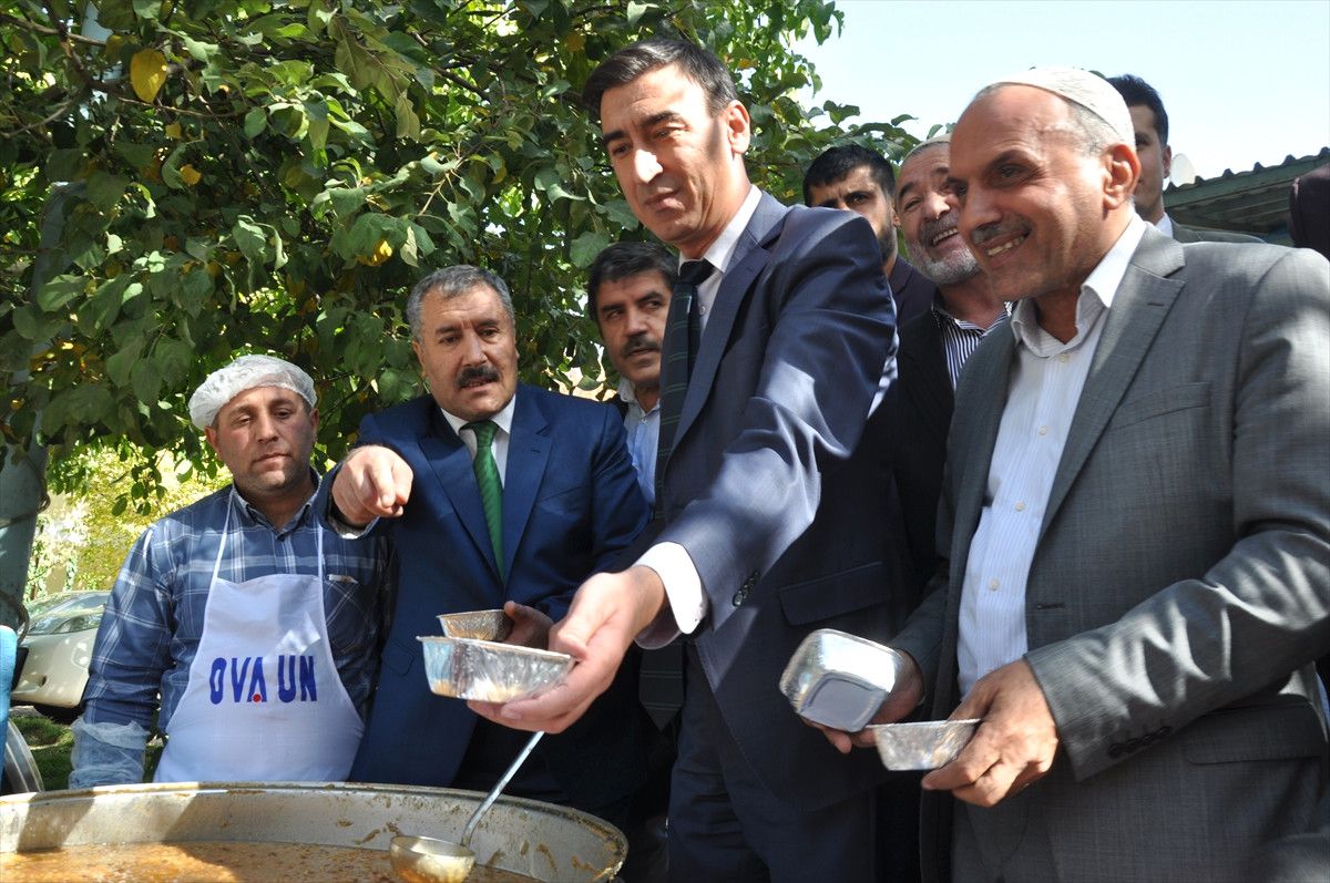 Muş\'ta Aşure Dağıtıldı