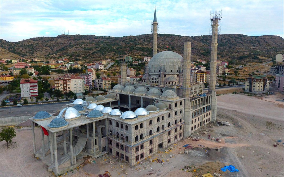 Nevşehir Külliyesi Hayırseverlerin Desteği ile Yükseliyor