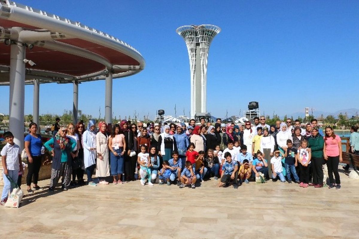 Sevim Karaloğlu, 130 Çocukla Birlikte Expo\'yu Gezdi.
