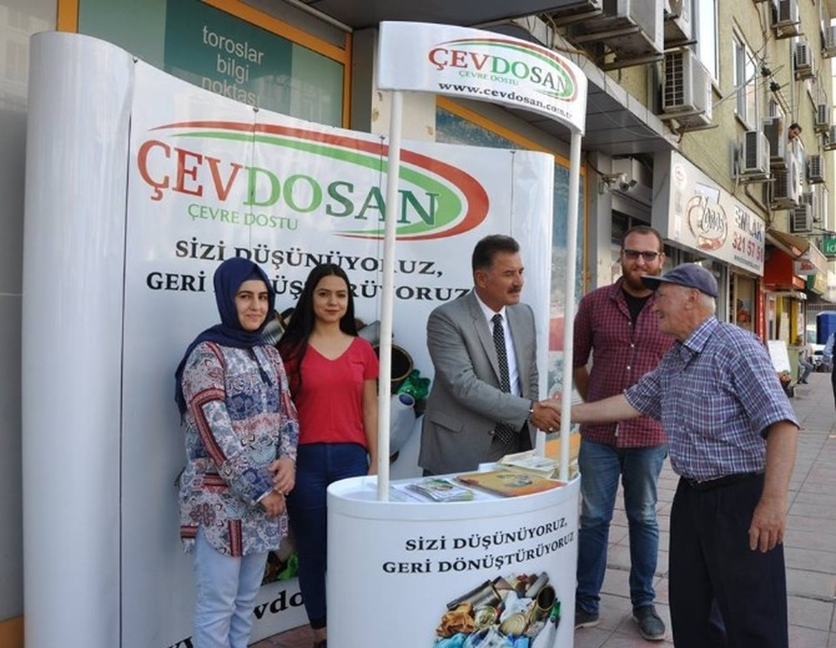 Tuna, Çevdosan\'ın Standını Ziyaret Etti